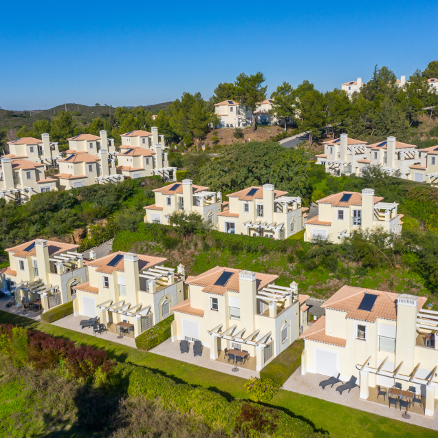 5 Nights Self Catering with 3 Rounds Image